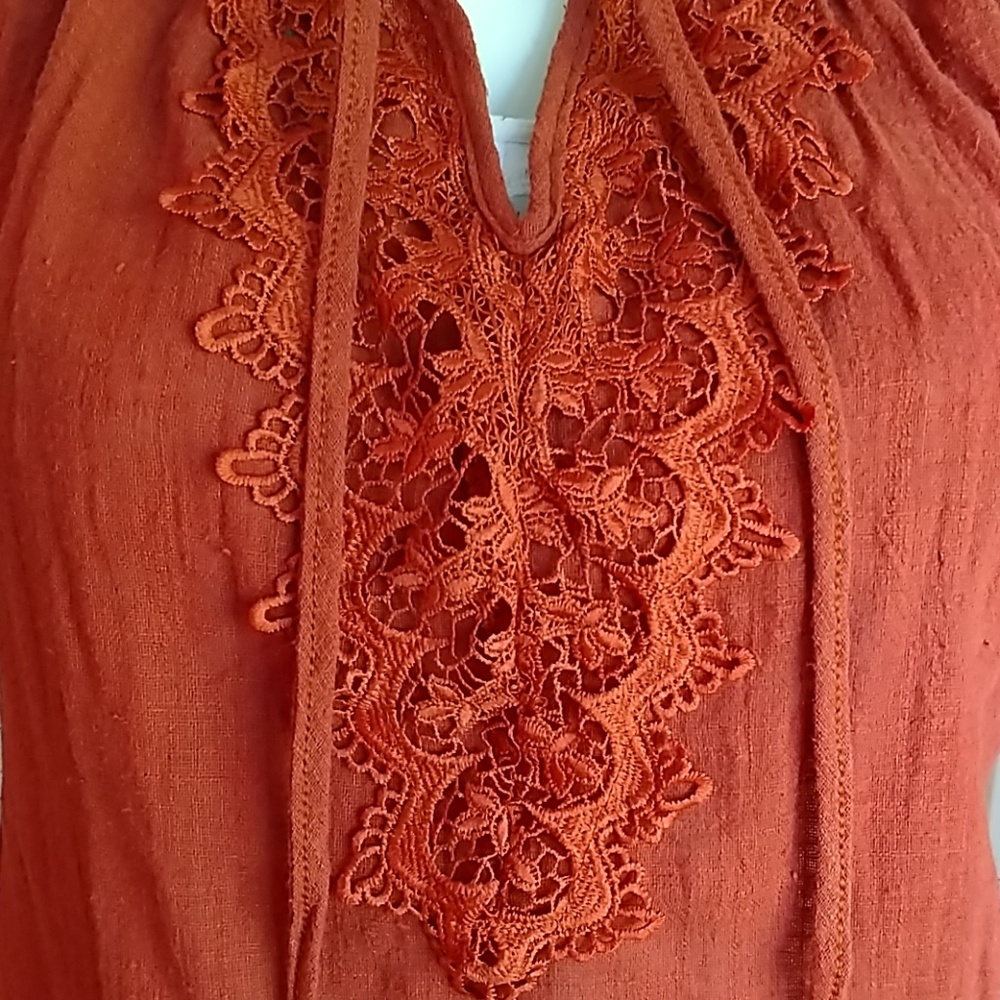Berrylook Blouse - Picture 2 of 4